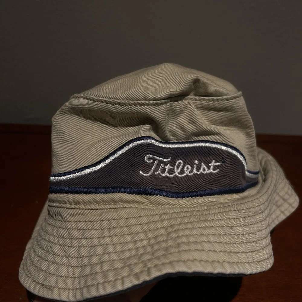 Titleist Golf Bucket Hat S/M Khaki Tan Navy Embroidered Logo Fisherman Cap